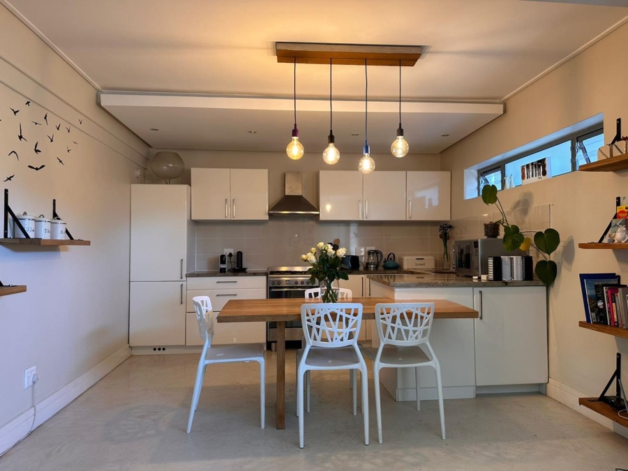 2 Bedroom Property for Sale in Vredehoek Western Cape